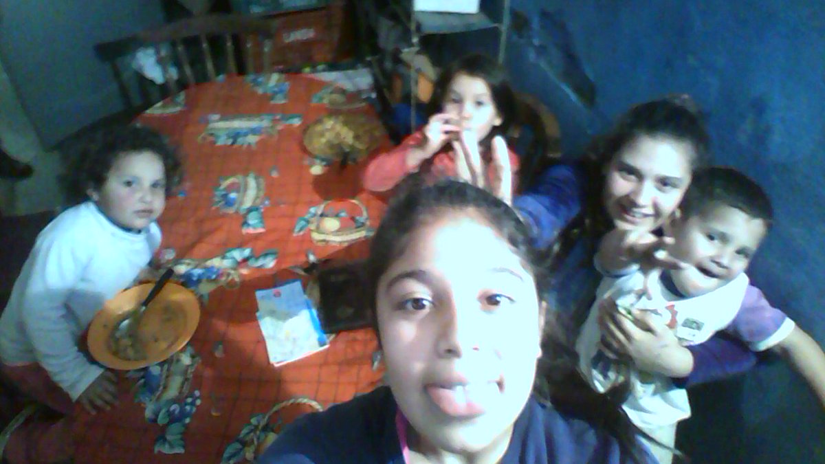 Lafervpi's tweet photo. DE PASEO EN LA CASA DE MAMIIIIIIIIIIIIII https://t.co/0miQmUlDCX