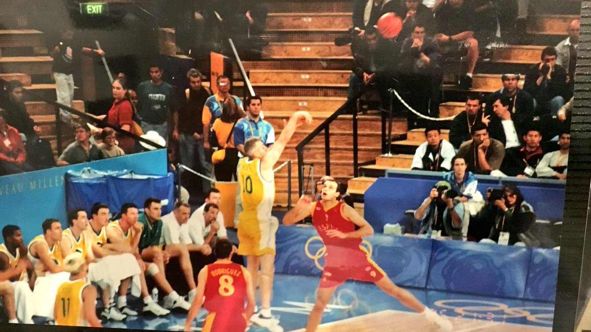tomhersz's tweet photo. More from Sydney 2000. Two of the greatest shooters in Boomers history here #Drewy #Hammer https://t.co/xPOa9pz0F2