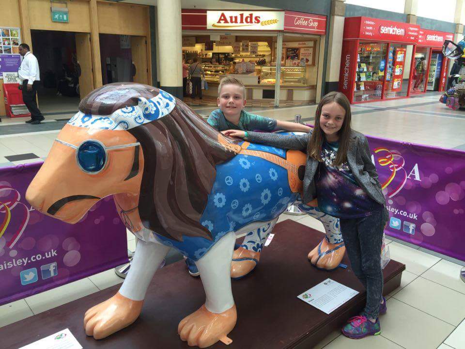 A couple more young Lion hunters back on the <a href="/prideofpaisley/">Pride of Paisley</a> trail after a quick stop at Aulds <a href="/PiazzaPaisley/">Piazza Shopping Centre Paisley</a>! 🦁🍩