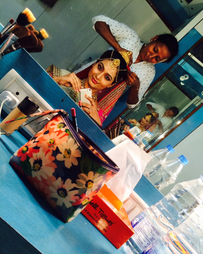 piyalimunsi's tweet image. #SiyaKeRam #gettingreadyforwork