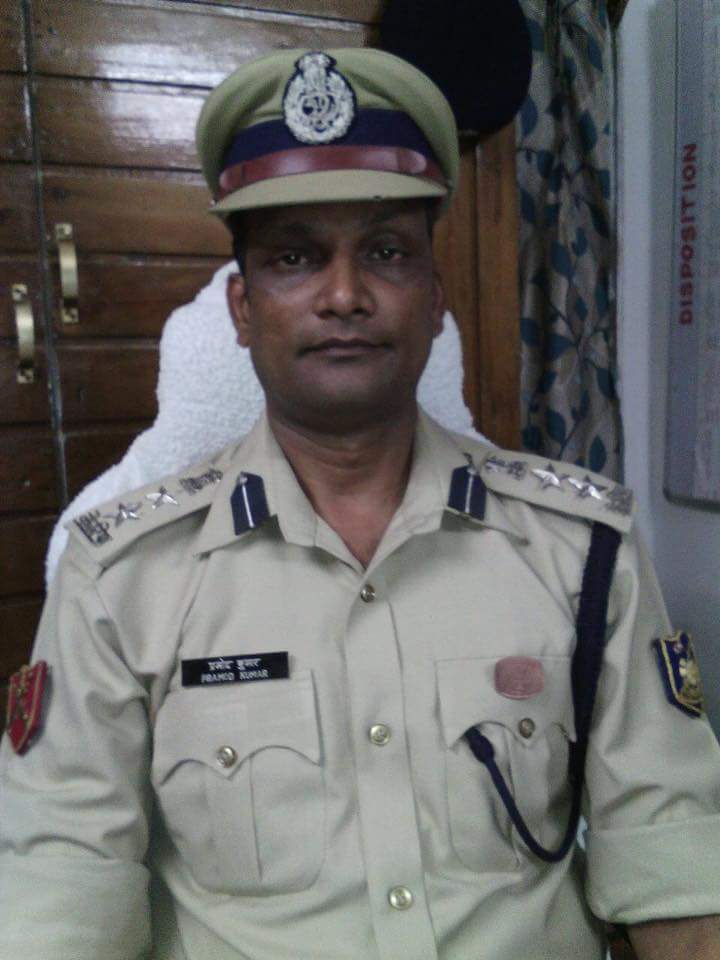 BSF_India's tweet image. Salute to bravery of Pramod Kumar of @crpfindia who sacrificed his life fighting for India&apos;s pride. Our condolences