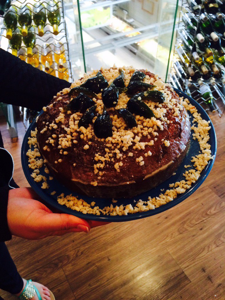 livinglovingSA's tweet photo. @xanetvv & Joni from @YFMag whipped up this yummy Fig Preserve cake at #GoodFoodStudio using #NaturesFarms flour. https://t.co/0yYAILifdp