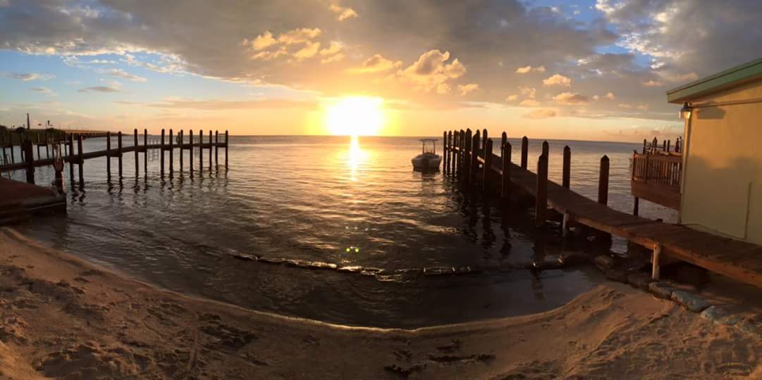 CastOffCaptain's tweet image. Lobstering in the Keys. A lot of shorts this year. Who needs a Captain?@LetsGoFlorida#floridakeys#lobstering