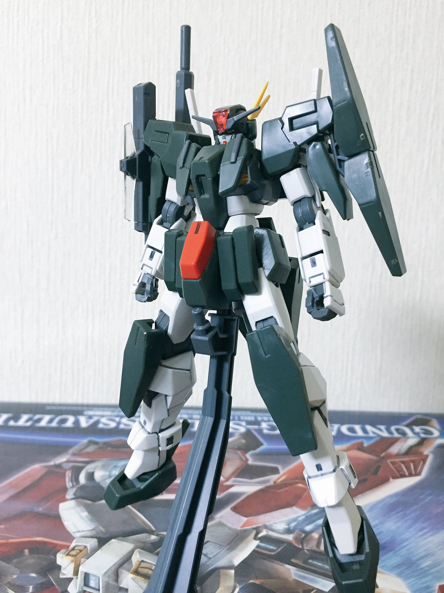 Gakio 今週のガンプラ ケルディムガンダム ガンダムデュナメスの後継機であり マイスターはライル ディランディ Gnスナイパーライフル ビームピストル シールドビットを装備する ガンダム00 ガキヲの毎週ガンプラ T Co Dwimb9u2rq