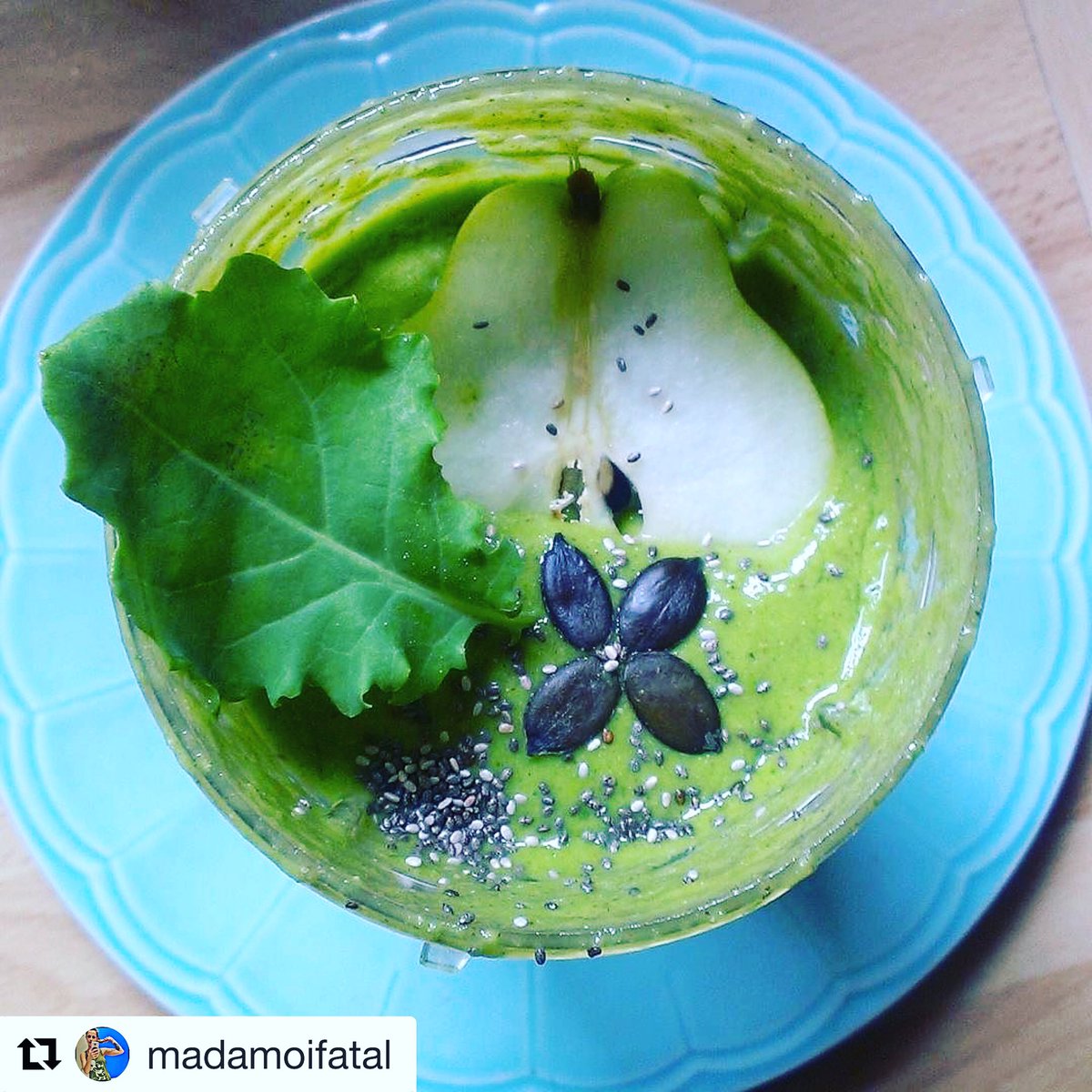 "Good morning! 😁
Perfect pick-me-up for Monday breakfast <a href="/naturalblender/">Natural Blender</a> 😋🍐🍃🌿"