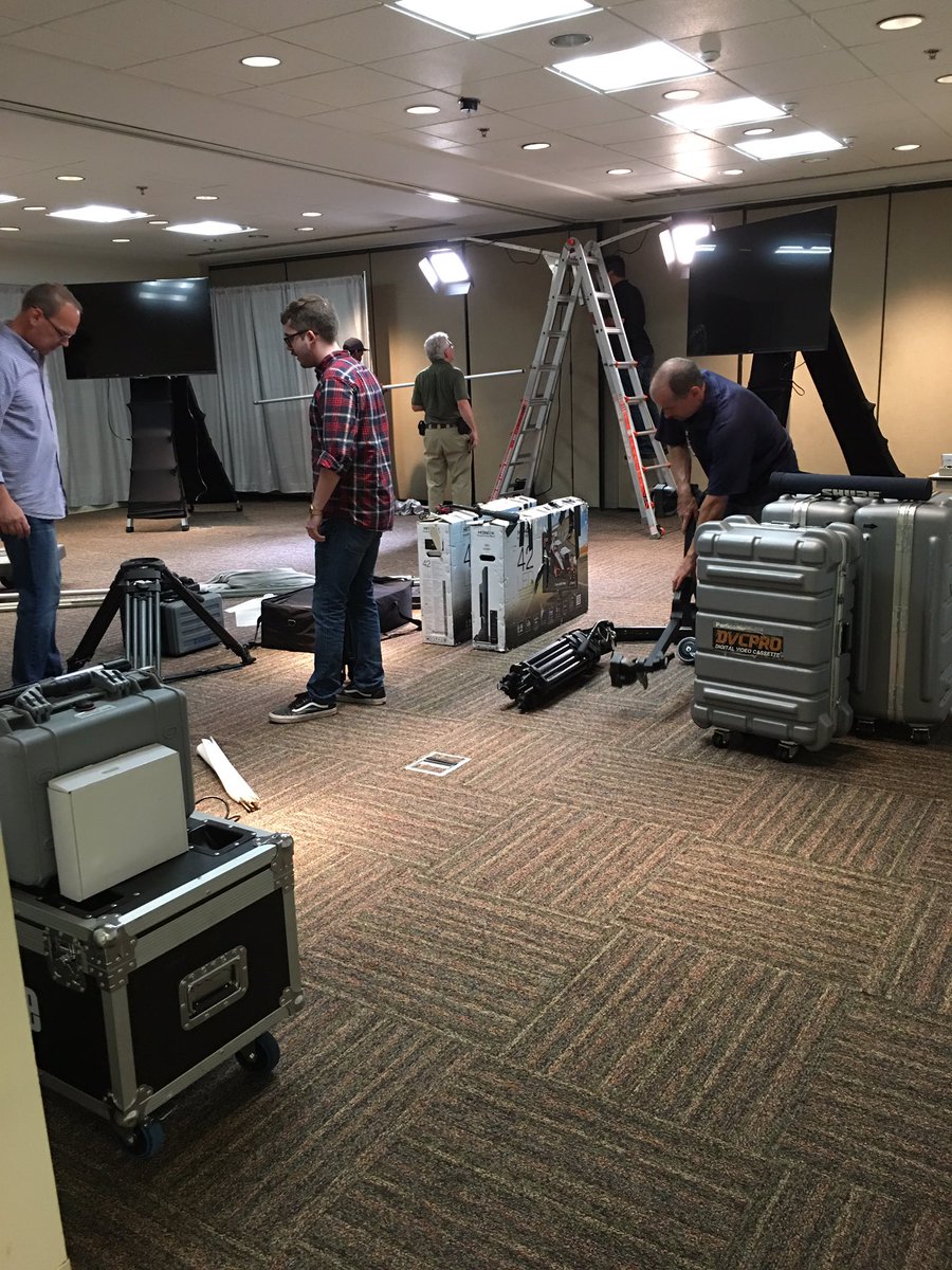 Memphis_CC's tweet photo. Watching the preparation for another great TownHall @LisaKLuff https://t.co/ENolzecAii