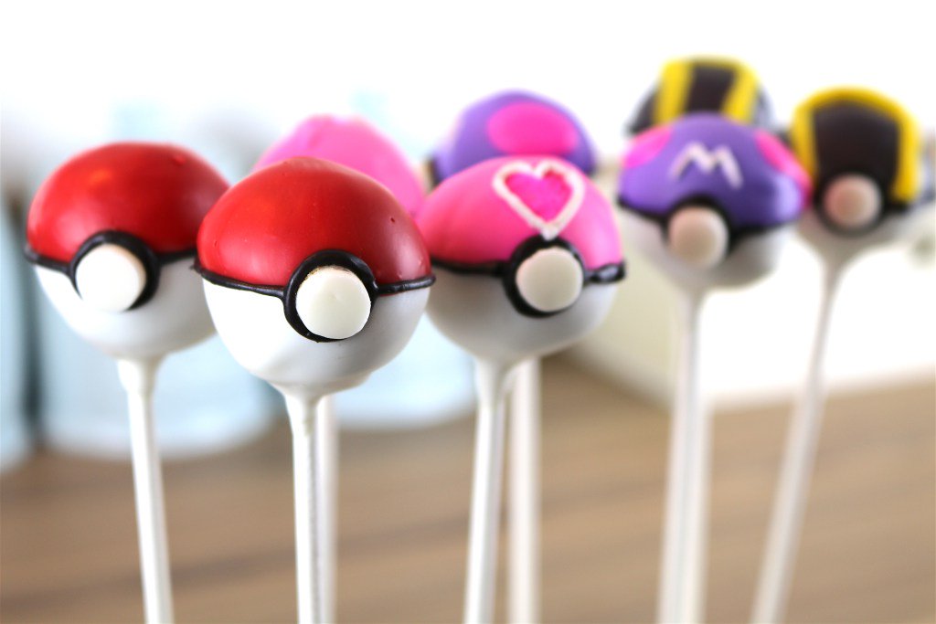 CarlyToffle's tweet photo. Pokeball Oreo Truffle Cake Pops https://t.co/wc2G6RXKDi https://t.co/v8x8mCGXOk