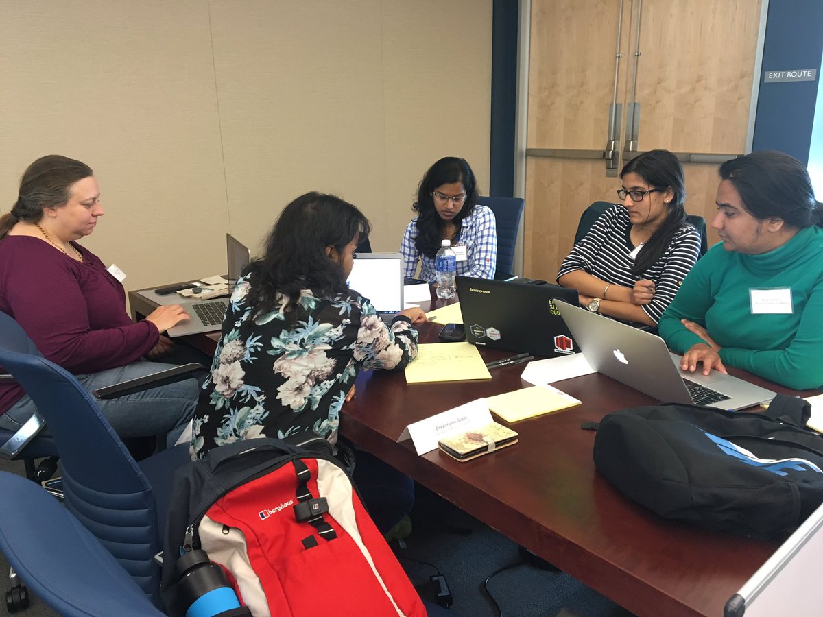 Thrive_WiSE_Org's tweet image. Team secure-coding hard at work securing a great workshop for security. #codechix #VMwareCodeHouse #vmwareu