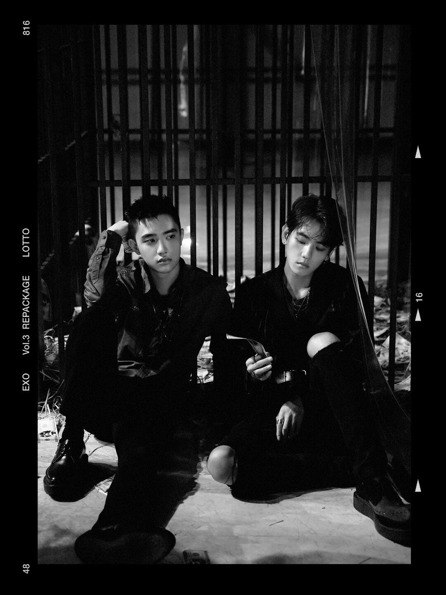 Official_EXOKM's tweet photo. #엑소 #LOTTO(#로또) 
2016.08.18 0AM(KST)

#EXO https://t.co/rgjyEyabwu