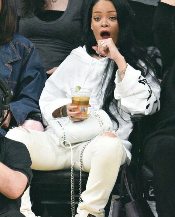 Selena throwing shade and ending Justin like a Boss got me like😂