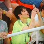 【男子体操】白井君のメダル表彰式を、満面の笑みで写真撮る内村選手たち!
