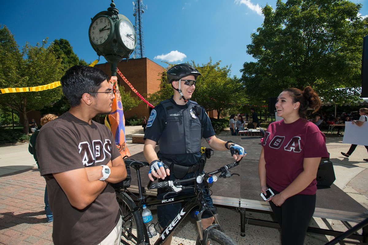 Interested in #law #enforcement? @gmupolice has open opportunities to join an amazing team jobs.gmu.edu