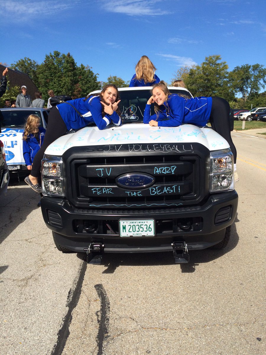 shelby_bowmann's tweet photo. @mckenna_conno happy birthday!! Here's a solid timeline of our friendship! #bigbuns #fearthebeast #gocubs #coolbacks https://t.co/uutl85TmXj