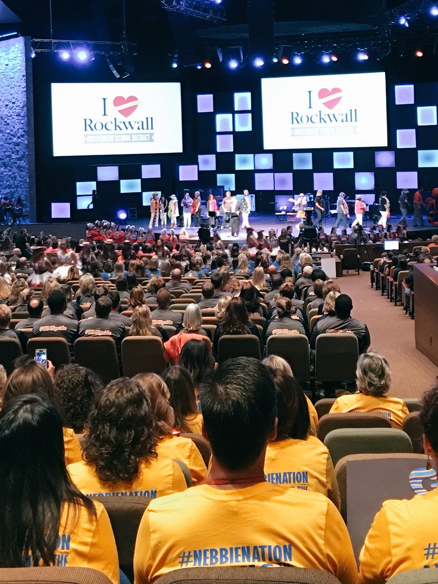 DavilynYoung's tweet photo. Convocation 2016-2017
#mrsgielowhasmoves #itsgoing2beagreatyear #nebbienation https://t.co/cfwcpYPyZI