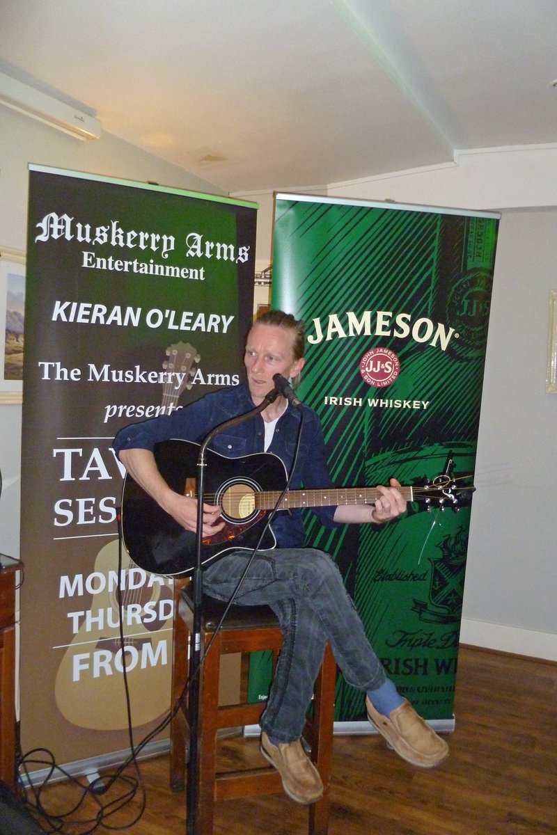 MuskerryArms's tweet photo. Kieran O'Leary entertains with songs/stories 6:45-8:45pm Mon-Thurs. Tonight Tony Roberts live in the bar at 9:30pm. https://t.co/f1drx27KSx