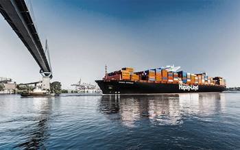 RDressel's tweet photo. With a fleet of 175 container ships, Hapag-Lloyd won 2016 Ocean Performance Award https://t.co/2ljIVbf6fI https://t.co/IsaohCqOoA
