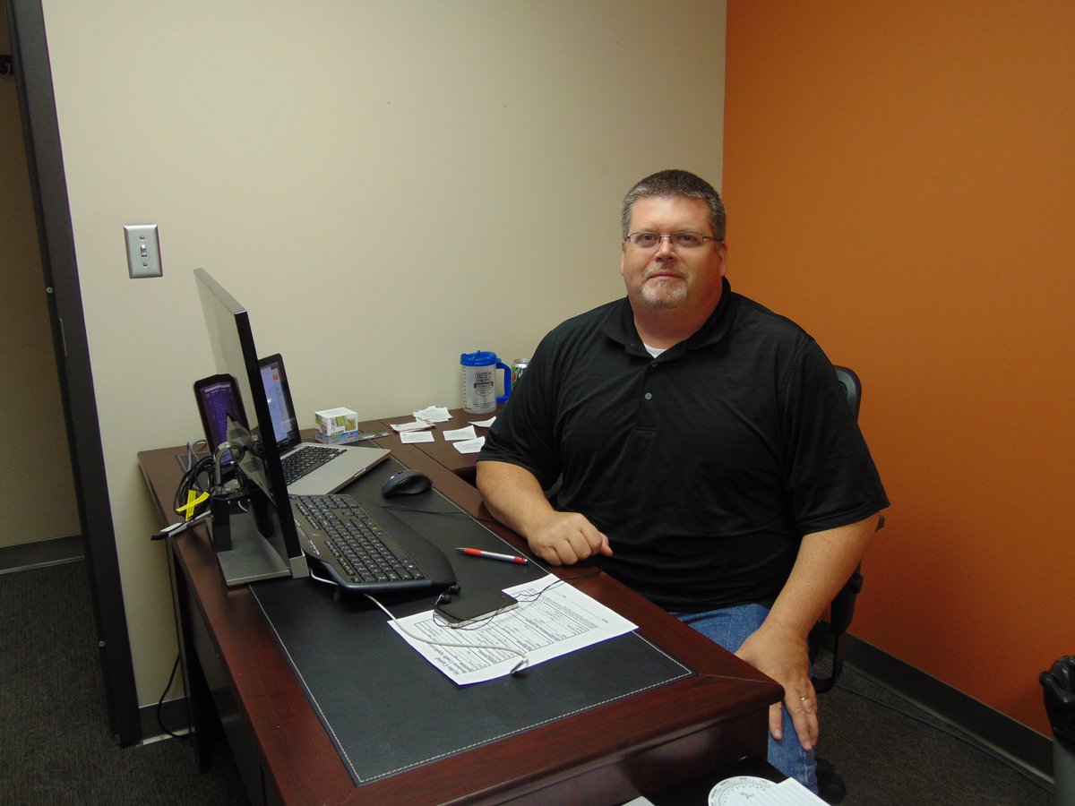 TheAppPros's tweet photo. This is Bob, Director of Development. Not only does he manage our team, but he also designs the software we develop. https://t.co/Bs2hNCTuk4