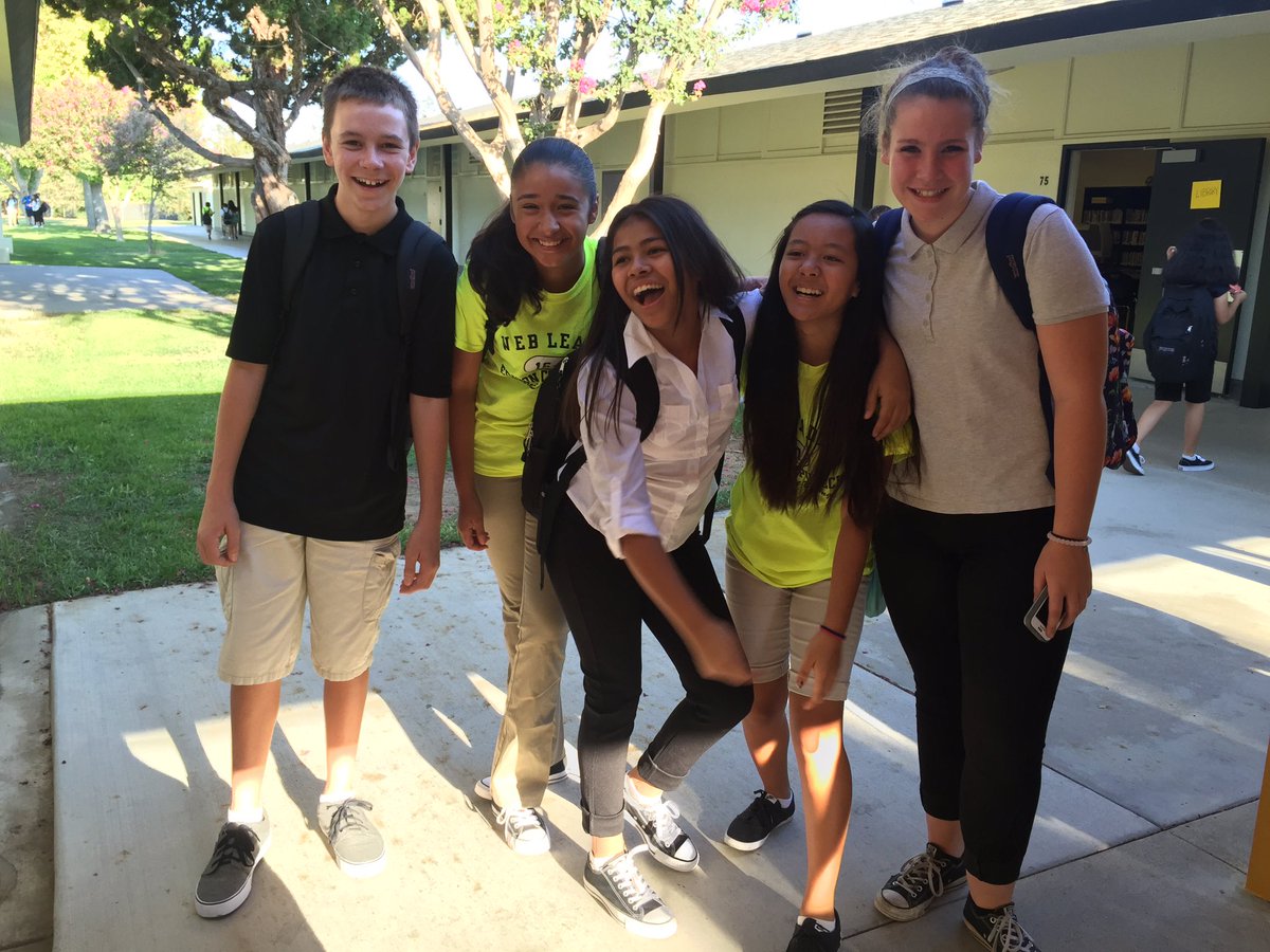 lovereadlaugh's tweet photo. No first day jitters for these 8th graders #FresnoReady #fresnofirstday @edisoncomputech https://t.co/dGvHZOtAe3