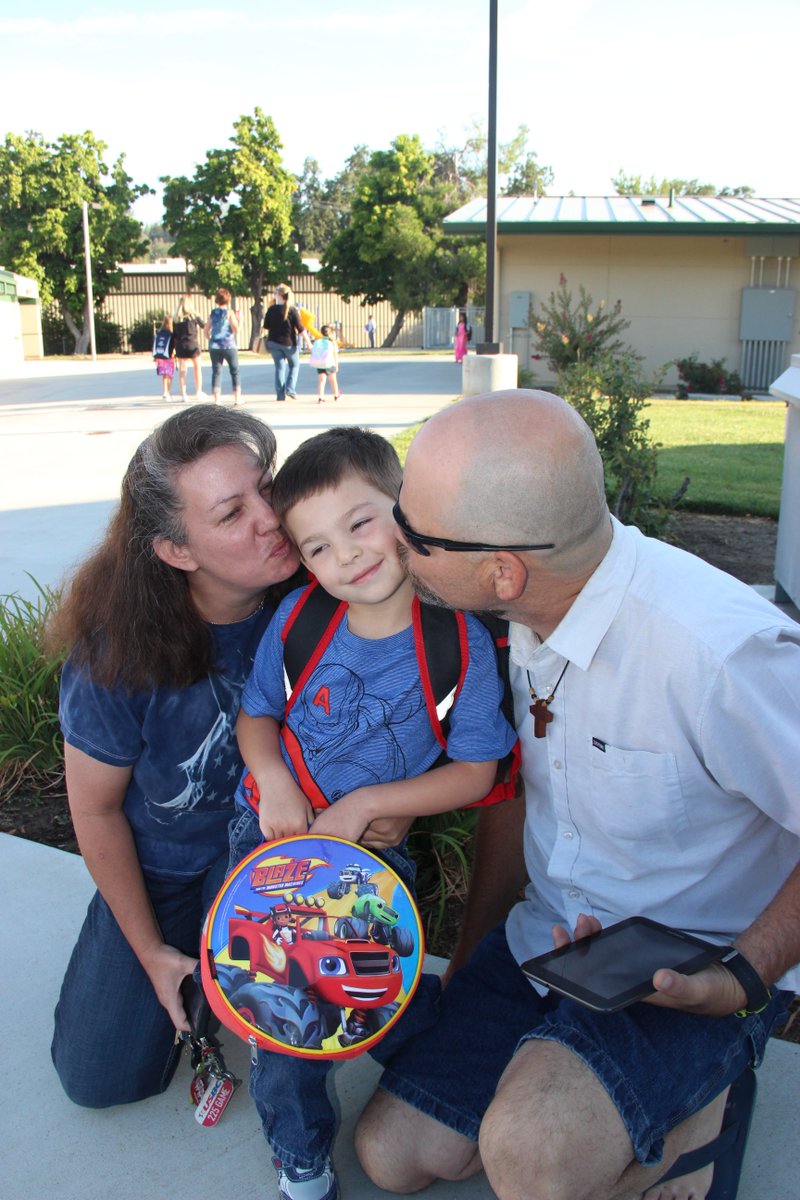 FresnoBee's tweet photo. Send us your "back to school" pictures! Add the hashtag #schoolbee https://t.co/gODTfMLc86