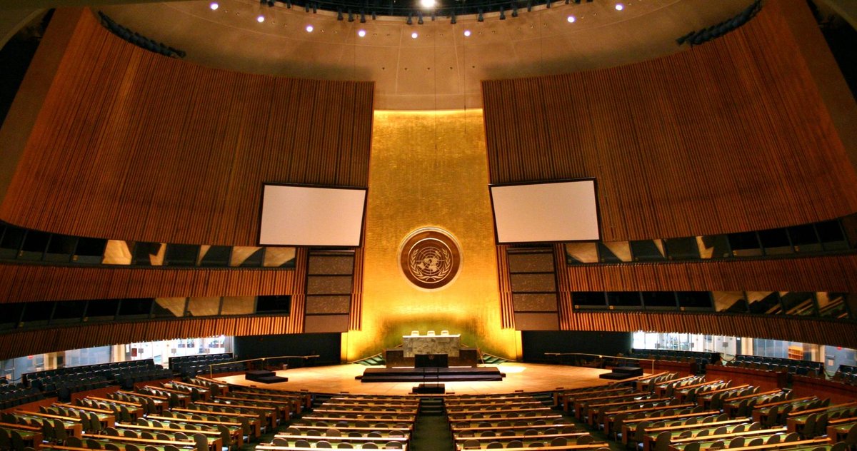 steveyanowsky's tweet photo. Come with me to World Humanitarian Day at the UN! #sharehumanity #hamilton #gameofthrones - https://t.co/vALdU43Qov https://t.co/MYZE35HD8H