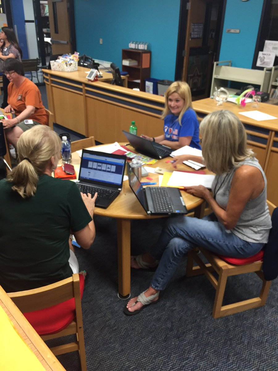 ShepardElem's tweet photo. Kinder learning about Google. #teamshepard https://t.co/HUlJqUAgLI