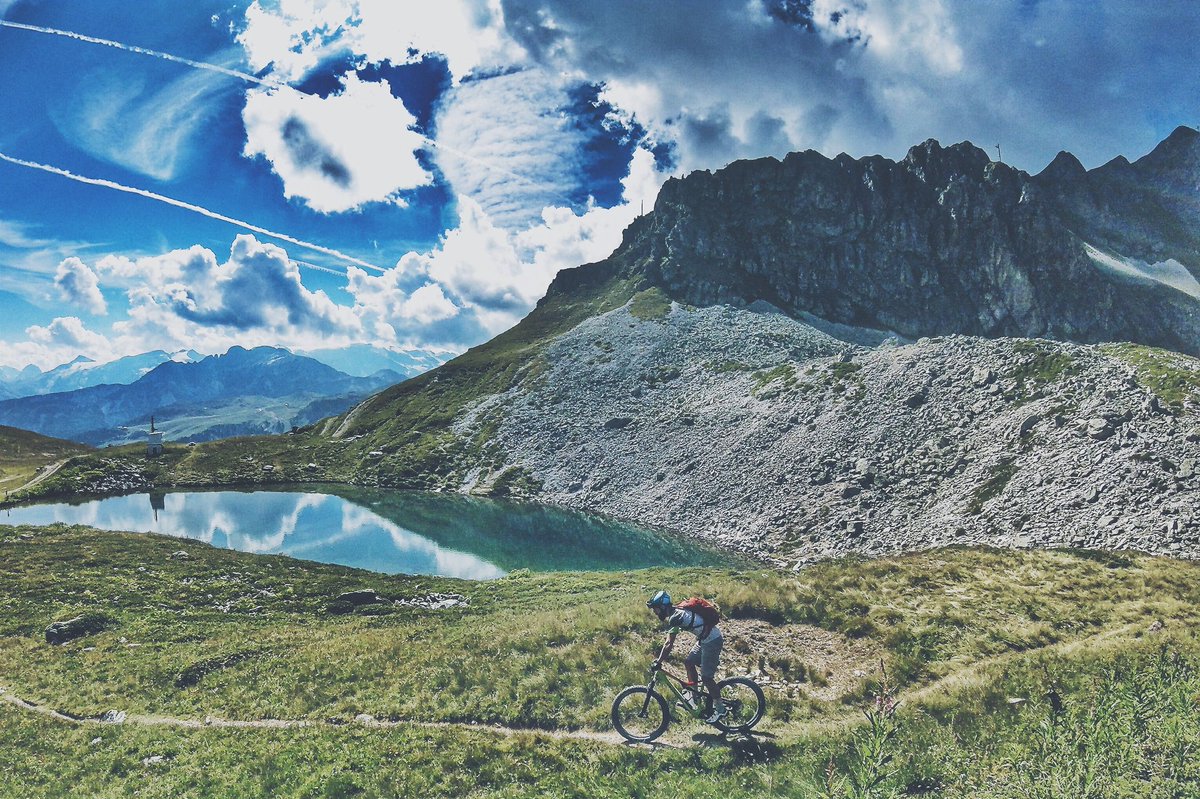 Bicycling_SA's tweet photo. This pretty much sums up our ride on the all new @SpecializedZA Stumpjumper 6fattie in the French alps today. #msaro https://t.co/gxdA29NJZ8