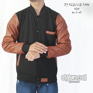 Jaket Fleece Karlit DJ Black Kombi Tan 
Bahan : Combi-Fleece
Tersedia : M-XL
Harga : 150Rb
For Order PIN 555E32ED