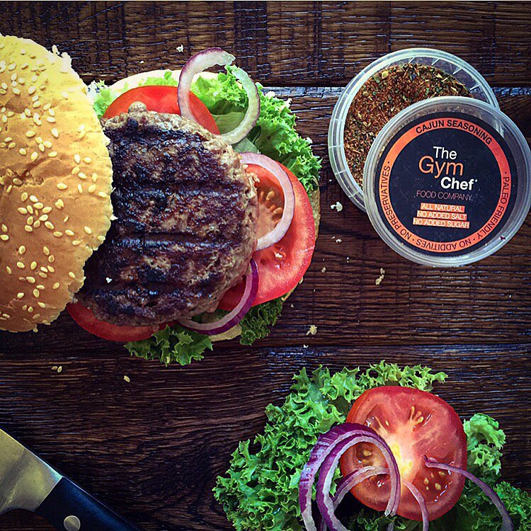 TheGymChef's tweet photo. 🍔BURGER NIGHT?!🍔 who’s having a Burger today? 😍 #ReasonToSeason #FitFam #Fitness #CleanEating https://t.co/TQexSa4PPE