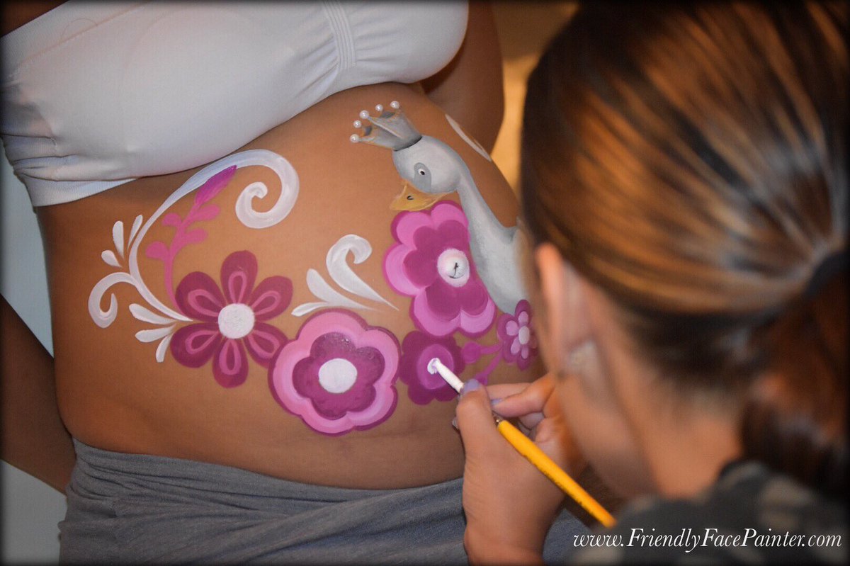 FFacepainter's tweet photo. What a gr8 experience creating a beautiful memory 4 these expecting parents! #bellypainting #bodypainter #maternity https://t.co/JEE8NXt2eK