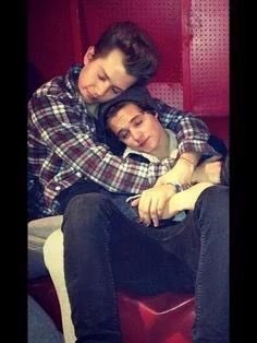 martu_sykes's tweet photo. #Brames https://t.co/ilw7fxnqTG