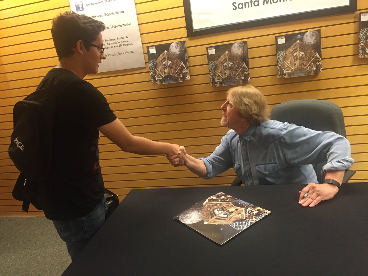 VareseSarabande's tweet photo. Thanks to all the fans who showed up Sat night to get the #Firefly vinyl autographed by composer Greg Edmonson! https://t.co/kS99xkuvJ2