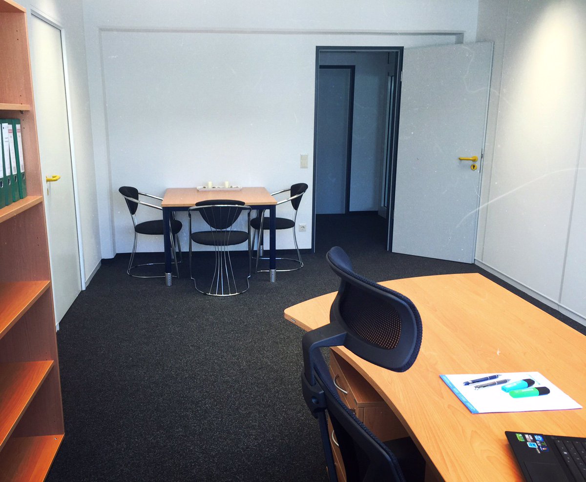kontorkoschwitz's tweet photo. Moderne Büro- und Konferenzräume (23 m²,32 m²,46 m²) frei - ideal als Schulungsräume nutzbar. Tel.: 0211-9896140 https://t.co/wKpstFbsVI