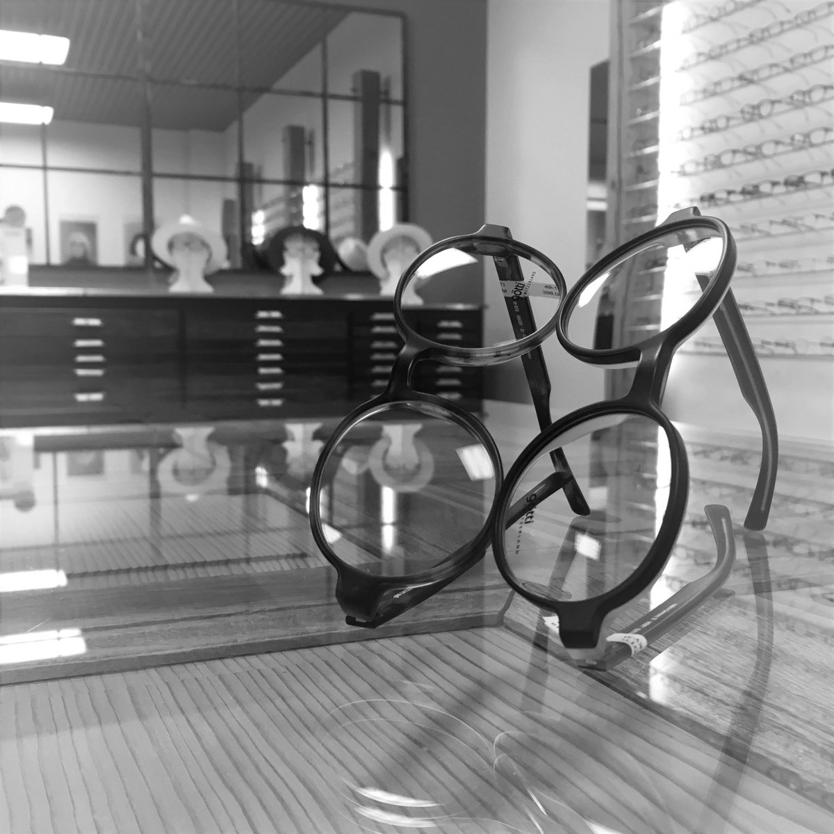 MattmannOptique's tweet photo. @gottiframes modèle WERRY. Round is beautiful ! #yvonand #opticien #lunettes #suisse #mattmann https://t.co/2PUPXcXkhr