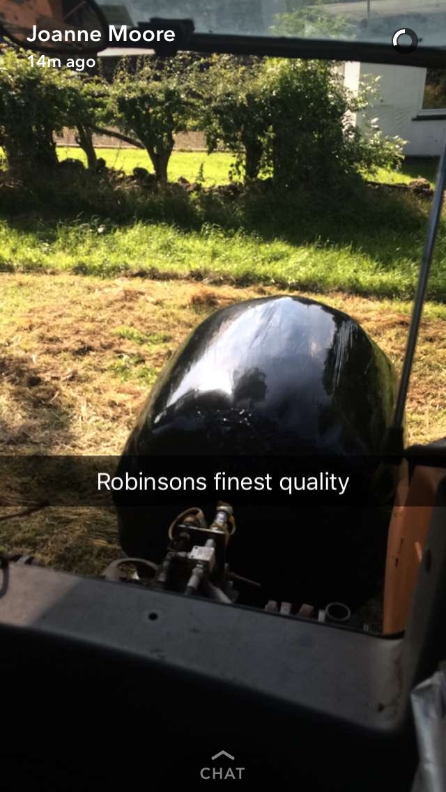 laurenrobinsxn_'s tweet photo. @joannerosemoore ehh what u talking about? My grass is the best of quality throughout gleno 💁🏼 https://t.co/w9AxJauTe6