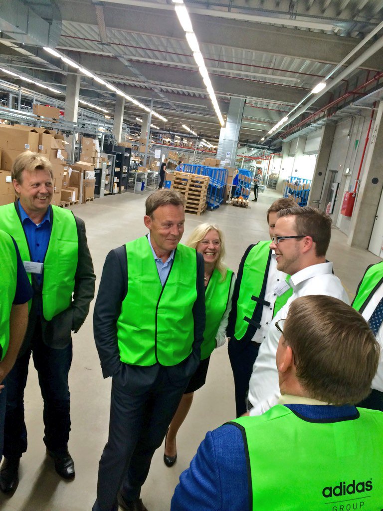 Thomas Oppermann on Twitter: "Super Investition von @adidas: Logistikcenter für ganz #Rieste mit 450 Arbeitsplätzen. https://t.co/ApwlmYYmMY" / Twitter