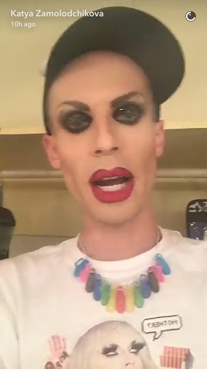 re_BEX's tweet photo. Catching up on snap stories...found @katya_zamo rocking the jelly sandal necklace I made her #yesgawd #jellies https://t.co/NTubmQ2G01