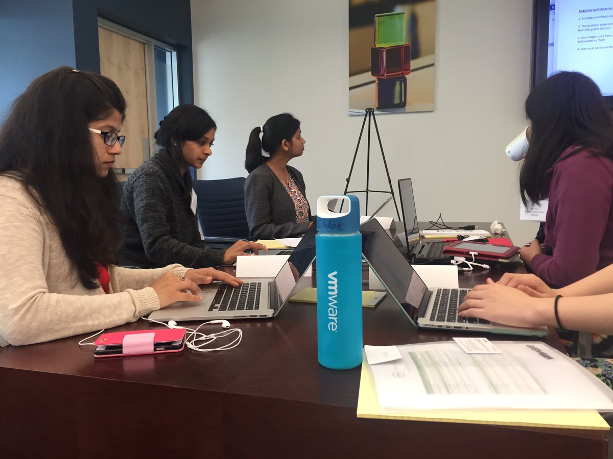 MeaganVMW's tweet image. Welcome to VMware! #VMwareCodeHouse #womenintech @VMwareU