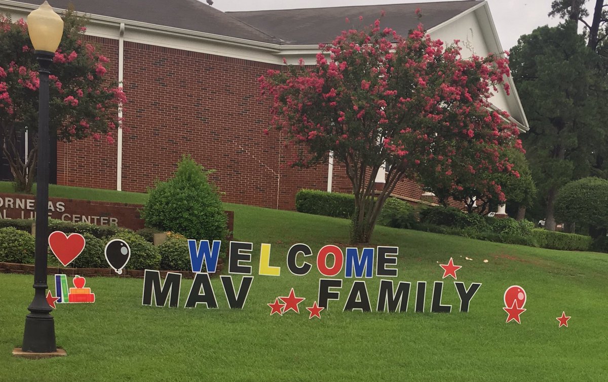 _CindyWallace_'s tweet photo. Thank you @ETBU for such a warm welcome! It's going to be a great year @MarshallISD https://t.co/OoXTH5XRe0