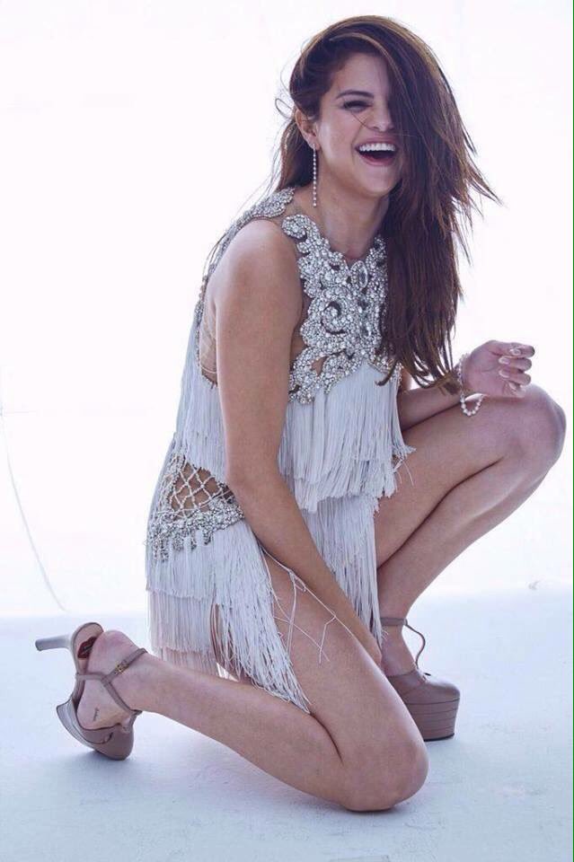 DRSelenators's tweet photo. Selena para Marie Claire Magazine (part1) https://t.co/De8RbwQcqH