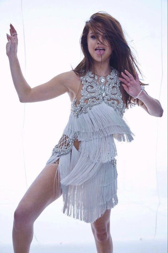 DRSelenators's tweet photo. Selena para Marie Claire Magazine https://t.co/ZAGUfbcpWw