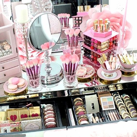 Need a beauty room so bad😩