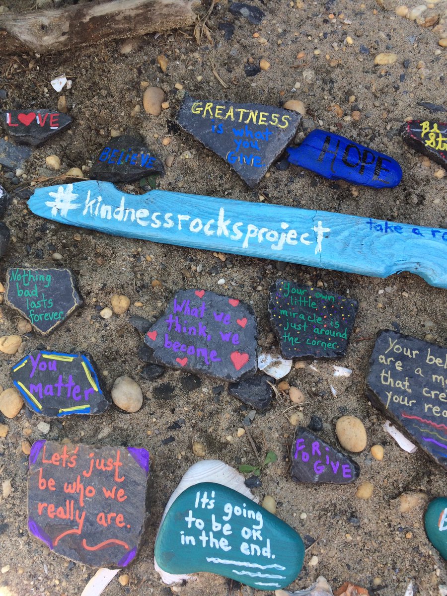 LillyLibrary822's tweet image. This #littlefreelibrary added a #kindnessrocksproject to spruce up the area! #manasquan #squanlife