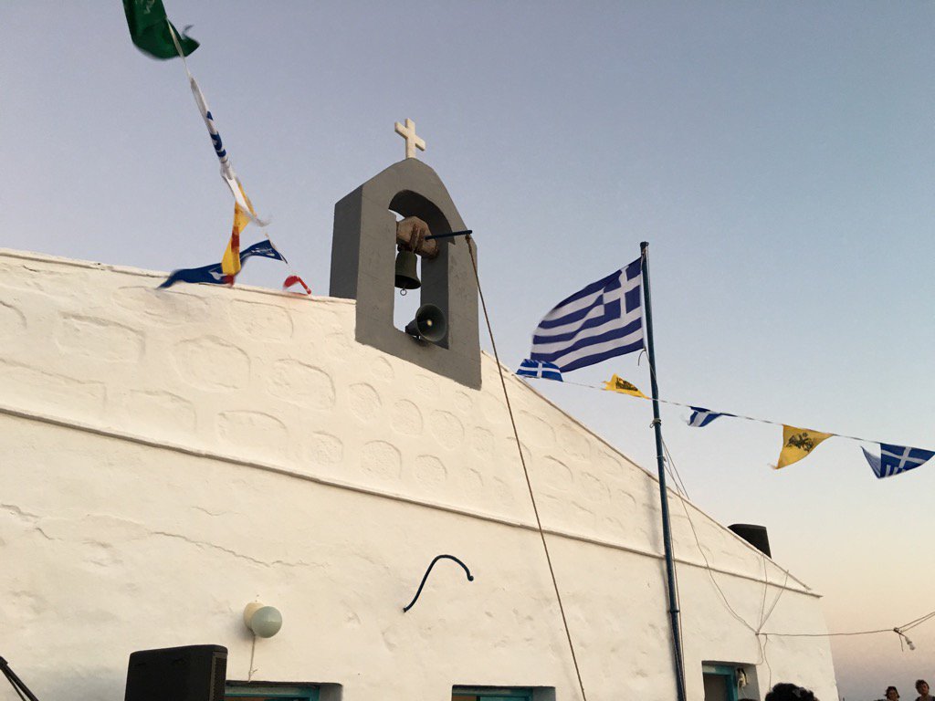 En ce 15 août avec nos amis grecs une pensée pour les chrétiens d'orient qui luttent pour survivre.