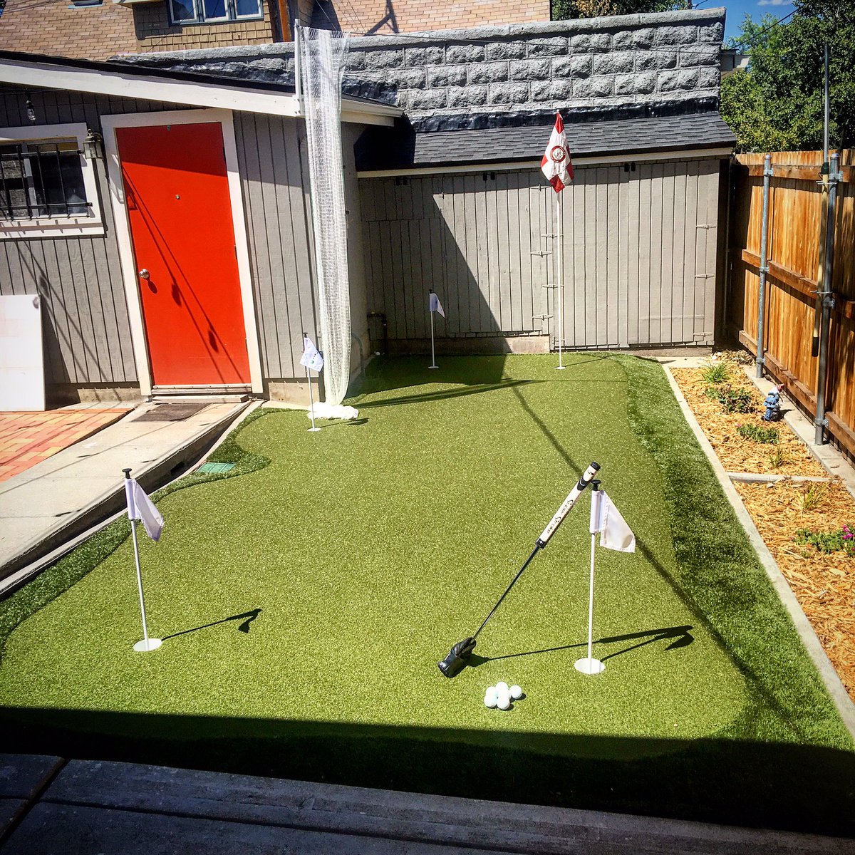 303_golfballer's tweet photo. The backyard come together nicely. #golfaholic #synlawn #stimpmeter #backyardgreen https://t.co/ryR9Kd8xNd