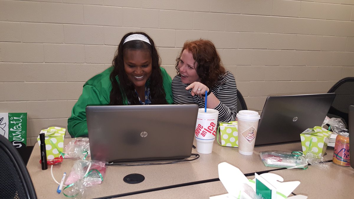 Deloachs1992's tweet photo. Mrs. Courtney is amazed at Coach DeLoach's  work on Google Doc. 
@tatumisd #TatumISDBack2School https://t.co/mwwplROAJj