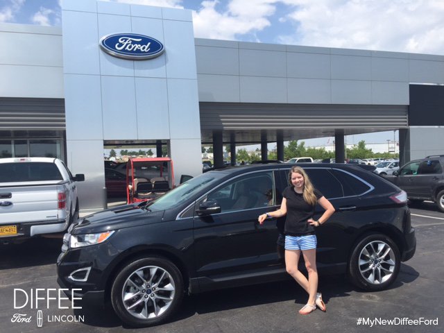 DiffeeFordLinc's tweet photo. Chandler introduced Jami to a 2015 #FordEdge - Enjoy your new car Jami! #MyNewDiffeeFord https://t.co/BGdIlndBde