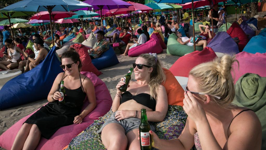 perthnow's tweet photo. Radical change could be coming to Bali, as Indonesia condsiders banning alcohol:
https://t.co/kyYMs7yaii https://t.co/ur2d8ca969