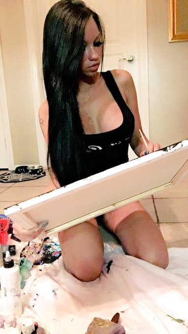 That talent was always there. She just needed to pick up that paint brush. https://t.co/d1nYVTq7AA<a href="/tag/baydolls"class="tags"><span>#baydolls</span></a>