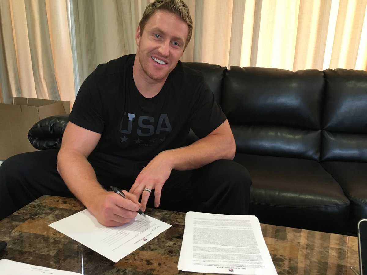 We've officially signed LB Kroy Biermann. 