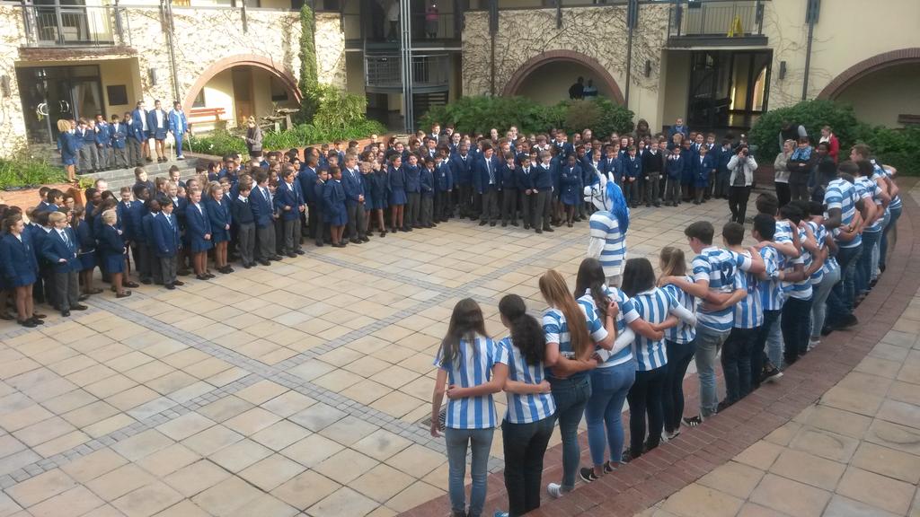 CrowleysClass's tweet image. The @ParklandsTweet SP getting into the #derbyday spirit. #gees #ourbloodrunsblue #allweseeisblueandwhite